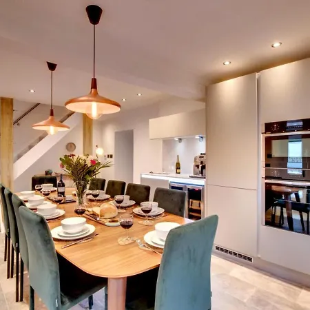 The Nook By Luxury Travel Emporium Asygarth * איסגארת'